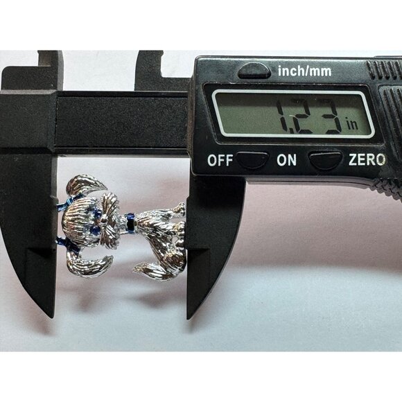 Vintage Silver Tone Dog Brooch Blue Glass Eyes & Enamel Bows Estate 12.6g Pin - Picture 5 of 8